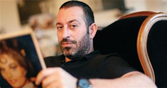 Cem Yılmaz'ın Senaryoları Kitaplaştı
